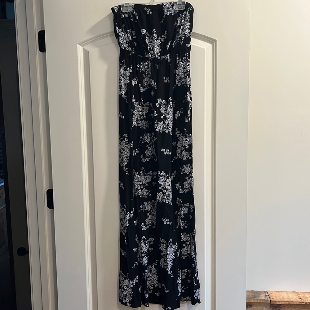 Black Old Navy strapless dress